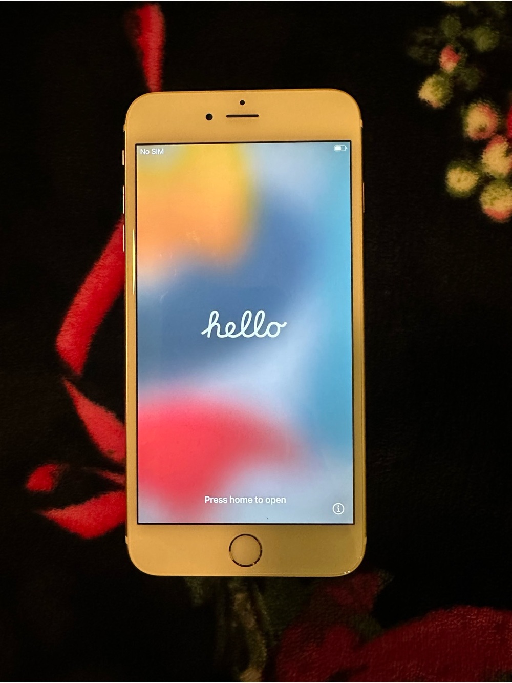 Apple iPhone in Gold and White Front - Touchscreen Smartphone
